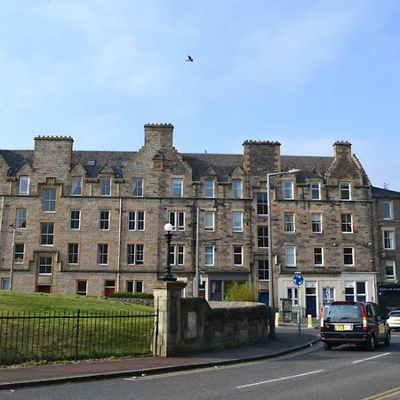 Beautiful Holyrood Park Apartment Edinburgh Exterior photo