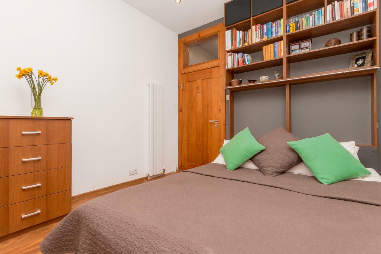 Beautiful Holyrood Park Apartment Edinburgh Exterior photo