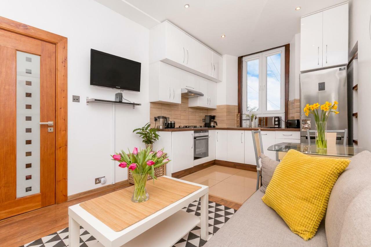 Beautiful Holyrood Park Apartment Edinburgh Exterior photo